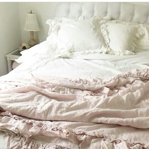 ruffled pink blanket and ruffled white pillowcase - Picture 1 of 1